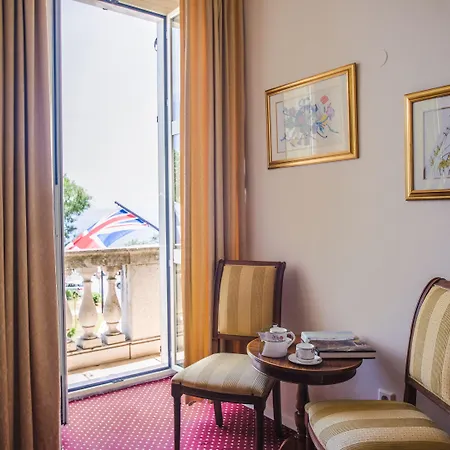 カバリエリ ホテル